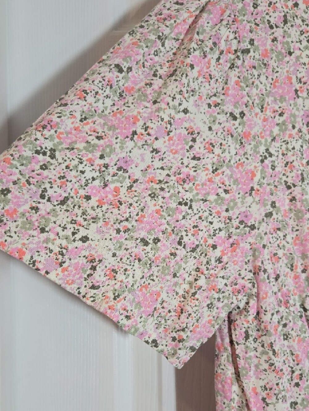 Floral Pink V-Neck Short Sleeve Women's Dress - Picture 4 of 8